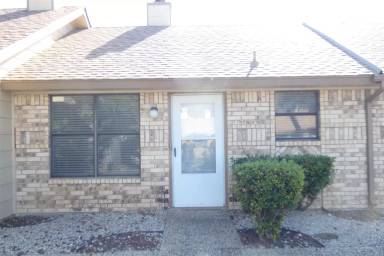 Main picture of 57 Teakwood St