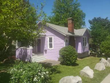 Main picture of 403 Oak St