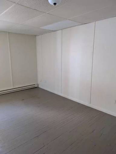 Main picture of 718 Centre St