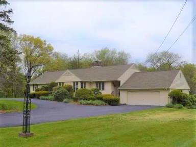 Main picture of 35 Deerhaven Rd