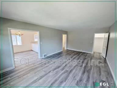 Main picture of 8855 Burton Way