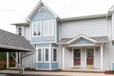 Main picture of 211 E Ann Arbor Trl
