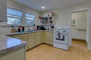 Main picture of 2115 3rd St E