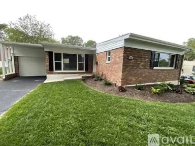 Main picture of 951 Mulberry Ln