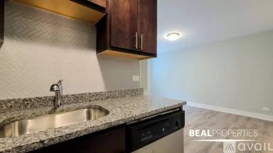 Main picture of 530 W Surf St