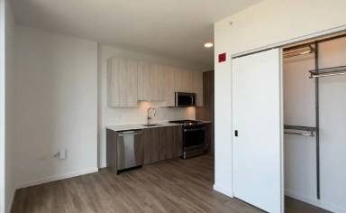 Main picture of 180 N Aberdeen St