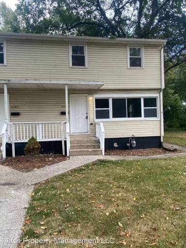 Main picture of 3520 E 9th Ave