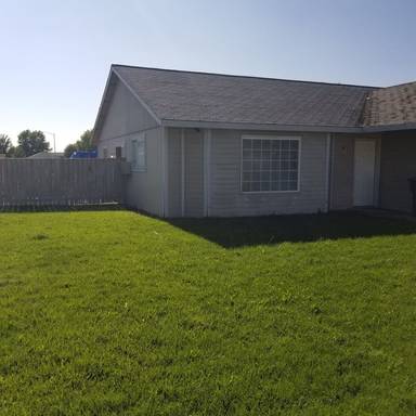 Main picture of 921 E Hill Ave