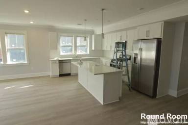 Main picture of 80 North Beacon St