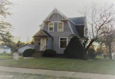 Main picture of 704 12th St S