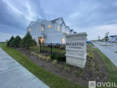 Main picture of 447 Comstock Rd