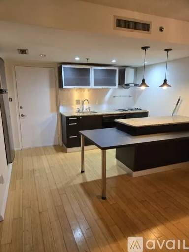 Main picture of Lakeside Crossing Condo