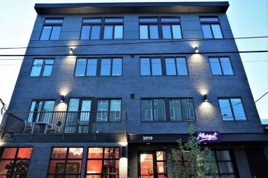 Main picture of 2919 SE Division St