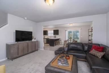 Main picture of 331 Catera Ct