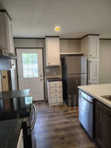 Main picture of 9 Poole Cir