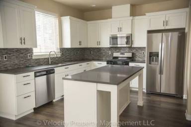 Main picture of 63114 NE Meridian Pl