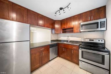 Main picture of Gateway House Condominium