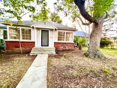 Main picture of 5549 Vantage Ave