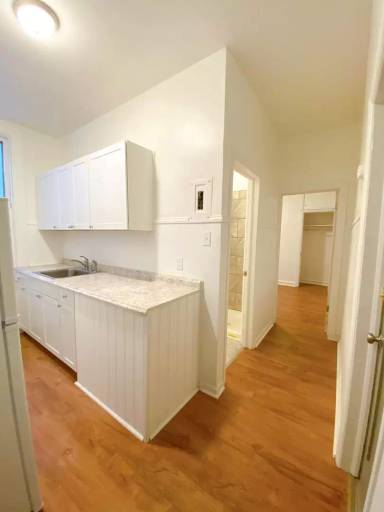 Main picture of 120 N George St