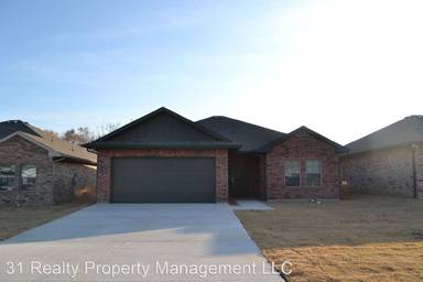 Main picture of 700 E Bullock St