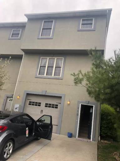 Main picture of 105 Stanley St