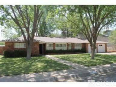 Main picture of 913 Bedford Dr