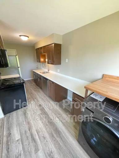 Main picture of 1807 E 3rd St