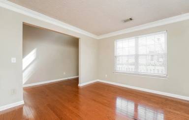 Main picture of 3933 S Walcott St