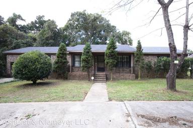 Main picture of 505 Main St