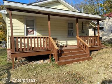 Main picture of 821 W Della St