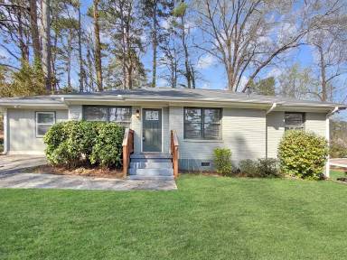 Main picture of 3128 Beech Dr