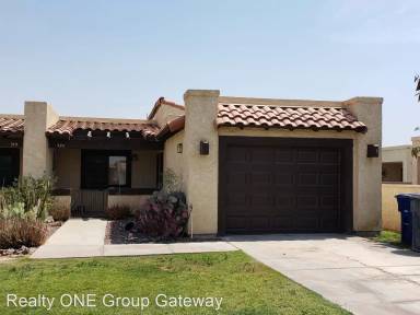 Main picture of 523 W 37th St