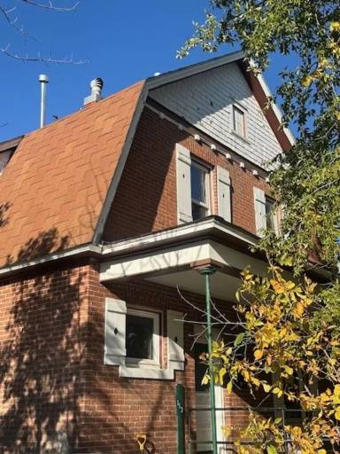 Main picture of 113 N 6th St
