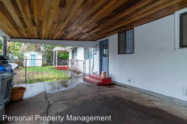 Main picture of 1808 E 9th St