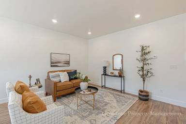 Main picture of 576 Harvester Ave