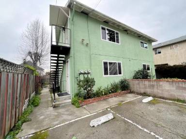 Main picture of 2122 Encinal Ave