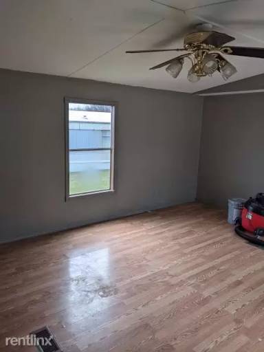 Main picture of 44 Moonlight Ct
