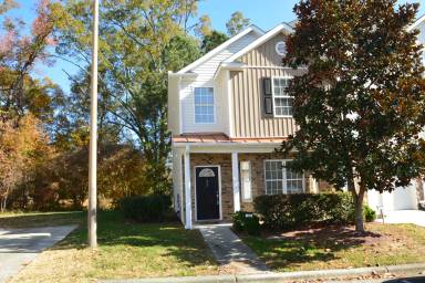 Main picture of 650 Ganyard Farm Way Apartments