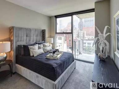 Main picture of 626 W Randolph St