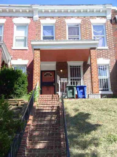 Main picture of 751 Fairmont St NW