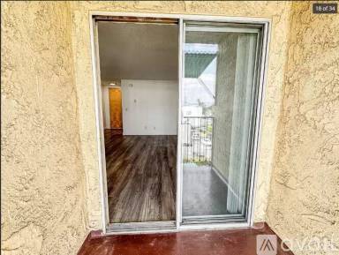 Main picture of 740 S Cochran Ave
