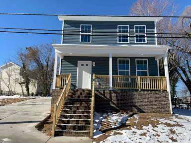 Main picture of 920 Diamond St
