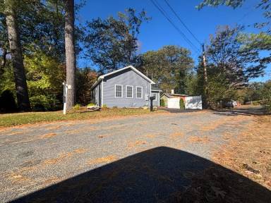 Main picture of 32 Boynton Rd