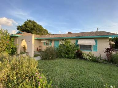 Main picture of 608 SE 47th St