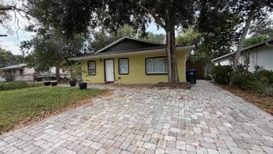 Main picture of 326 Enka Ave