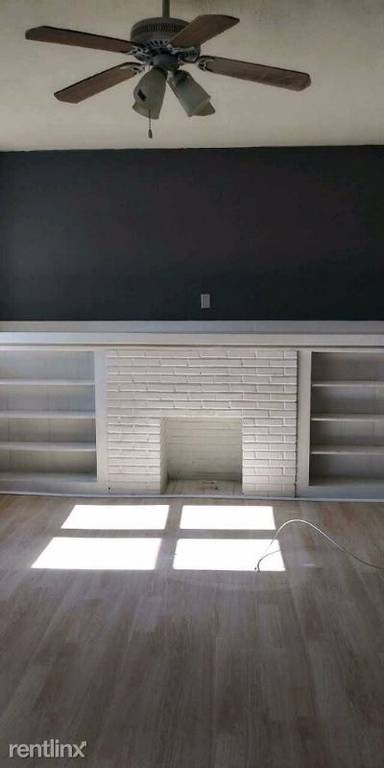 Main picture of 6209 S Michigan Ave