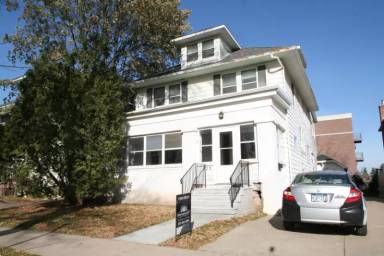 Main picture of 723 1st St SW