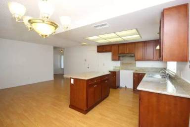Main picture of 102 Summer Rim Cir
