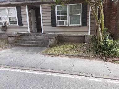 Main picture of 917 W Victory Dr