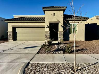 Main picture of 13905 Lorenz Ave